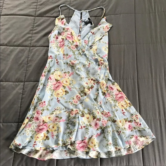Forever 21 Dresses & Skirts - Floral wrap Dress